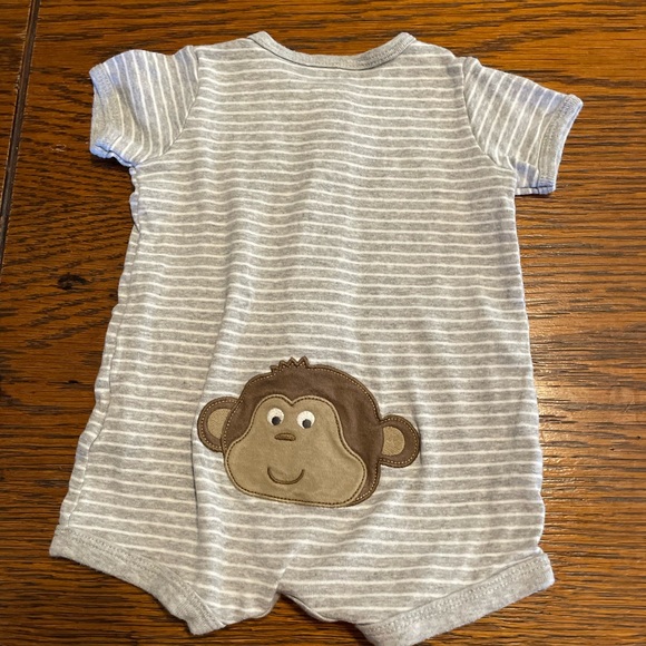 Carter’s romper monkey - Picture 3 of 3